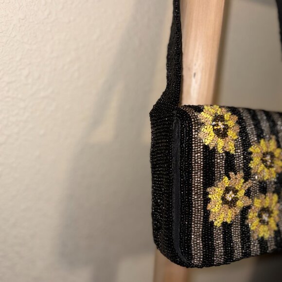 Viral NWT Handmade Beaded Sunflower Shoulder Bag Floral Beaded Purse Made in Ind - Picture 3 of 7